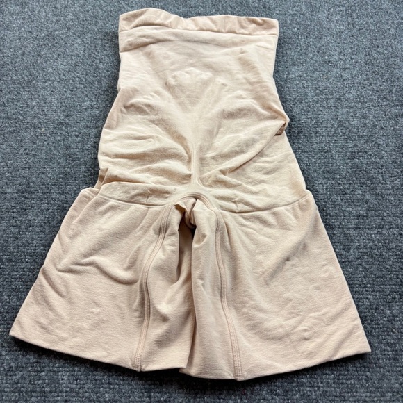 SPANX Women’s Nude Higher Power Short Shapewear high waist mid thigh size: Small - Picture 2 of 11